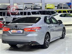 تۆیۆتا کامری